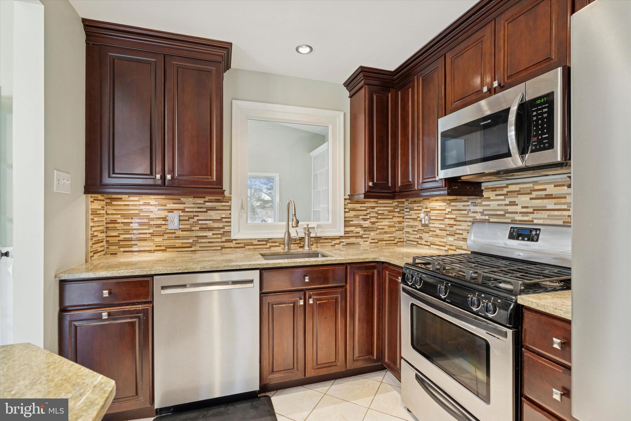 LAWRENCE PARK - Residential