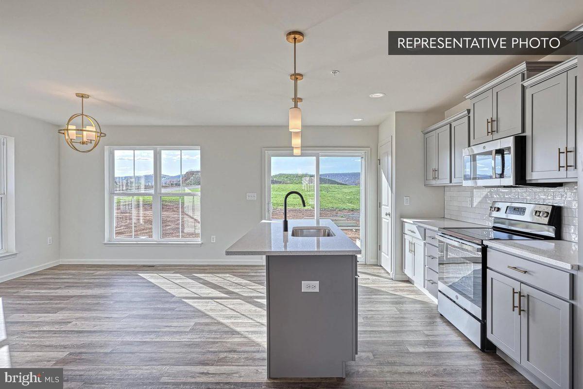 1017 ASHLEIGH LANE LOT 1704