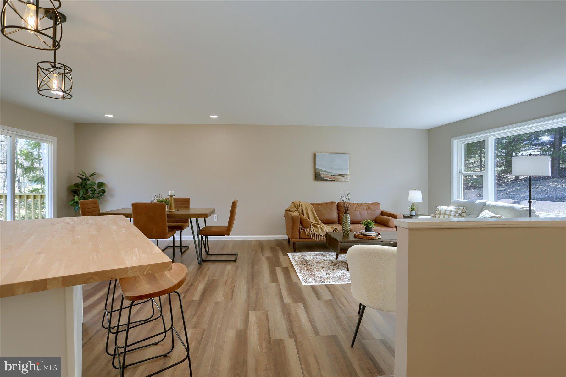 WHITE ROCK ACRES - Residential