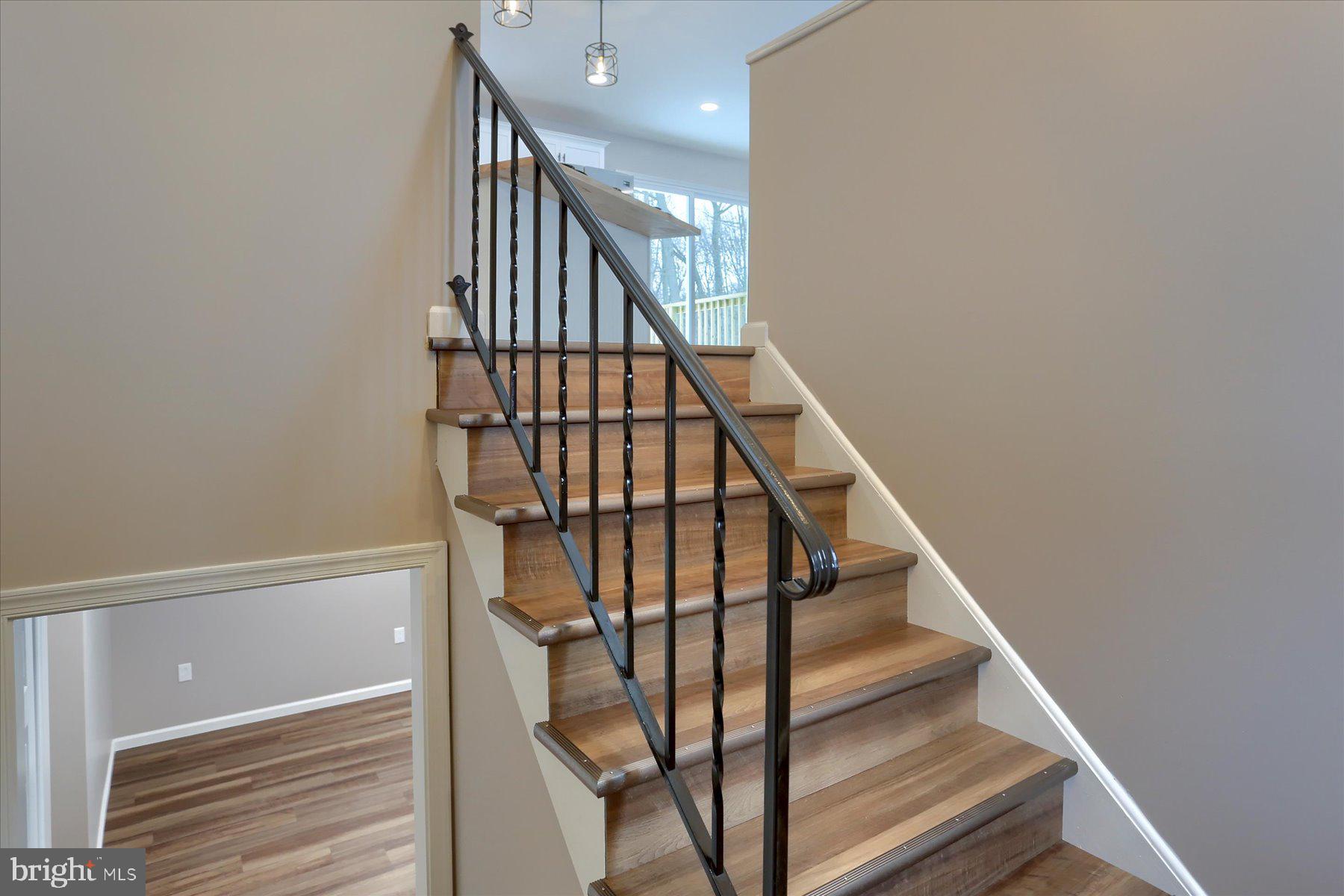 WHITE ROCK ACRES - Residential