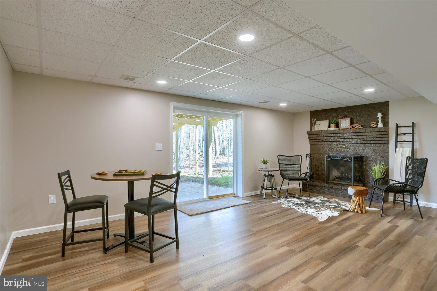 WHITE ROCK ACRES - Residential