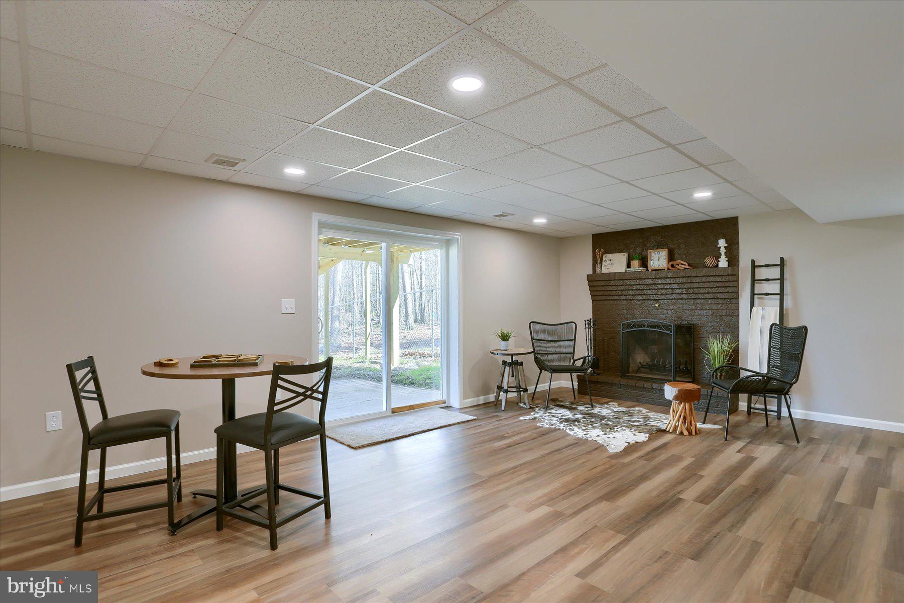 WHITE ROCK ACRES - Residential