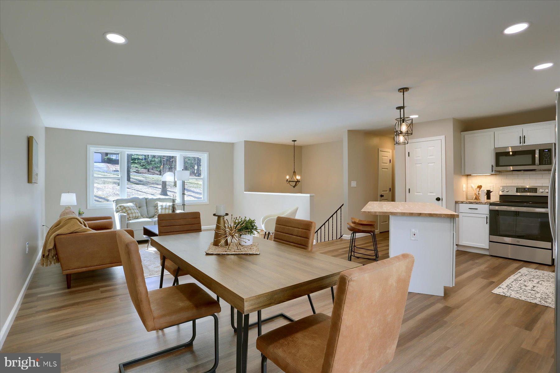 WHITE ROCK ACRES - Residential