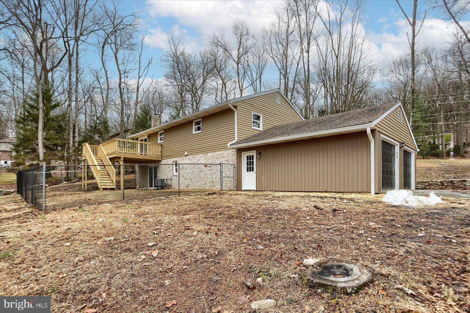 WHITE ROCK ACRES - Residential