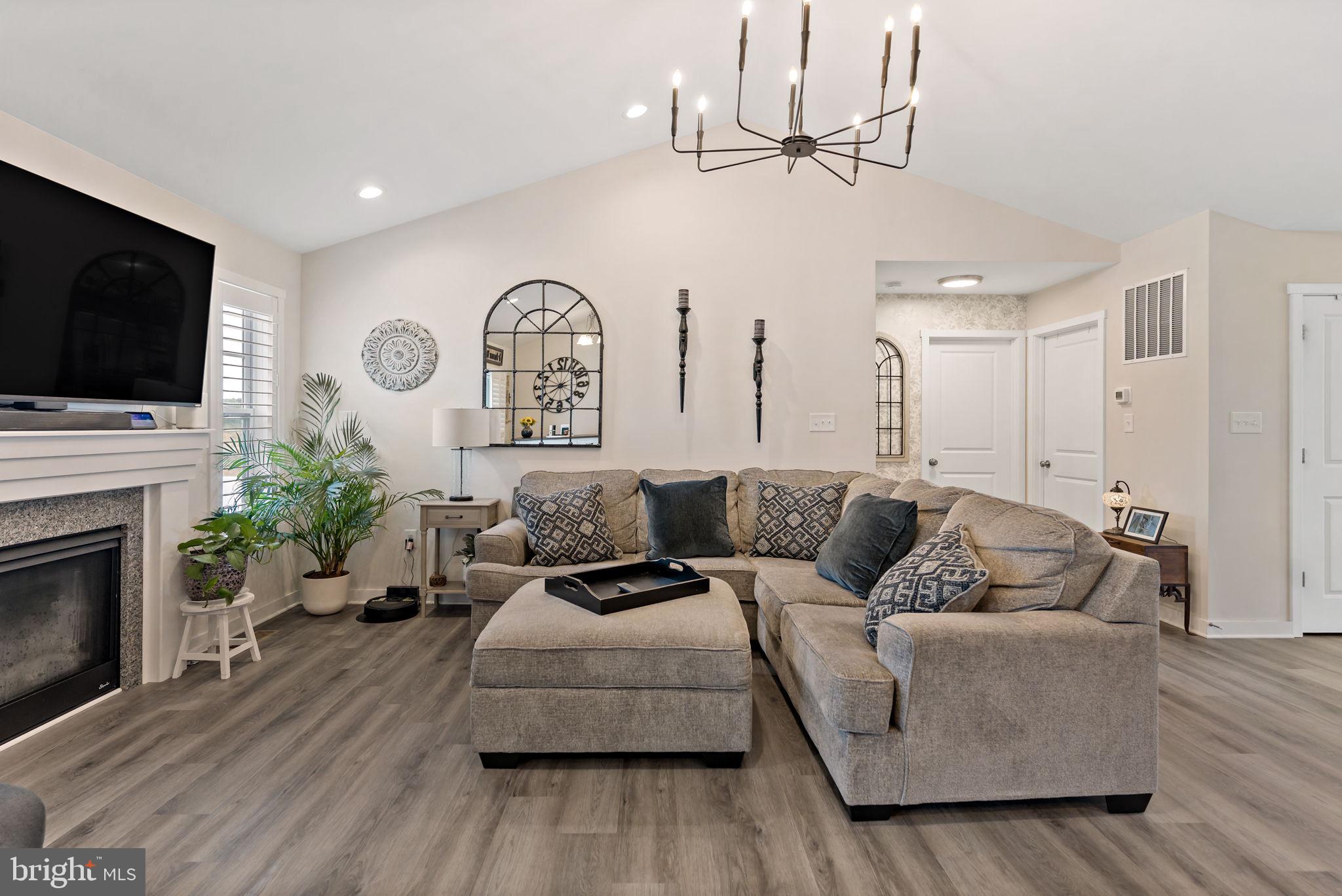 HERITAGE HILLS - Residential