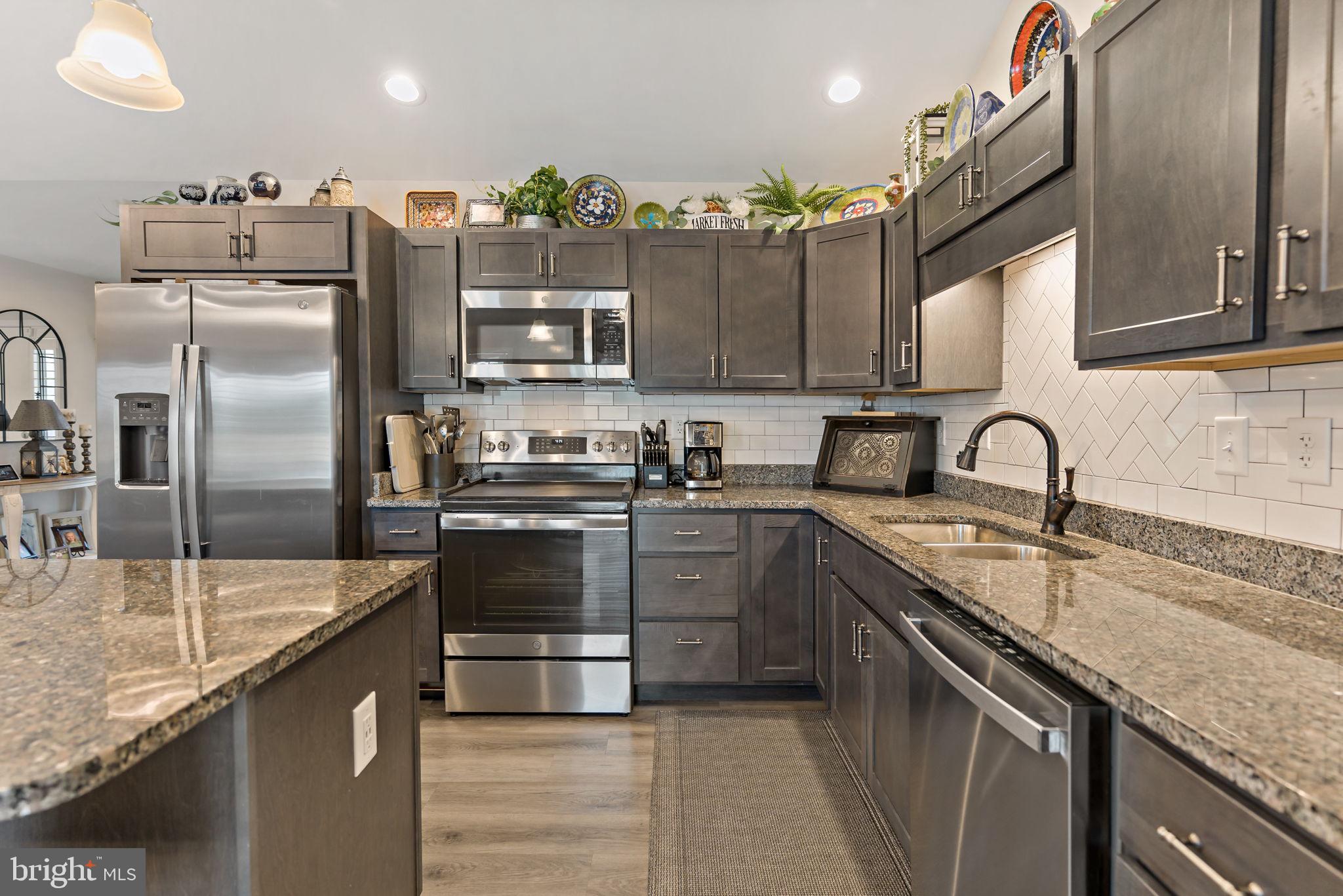 HERITAGE HILLS - Residential