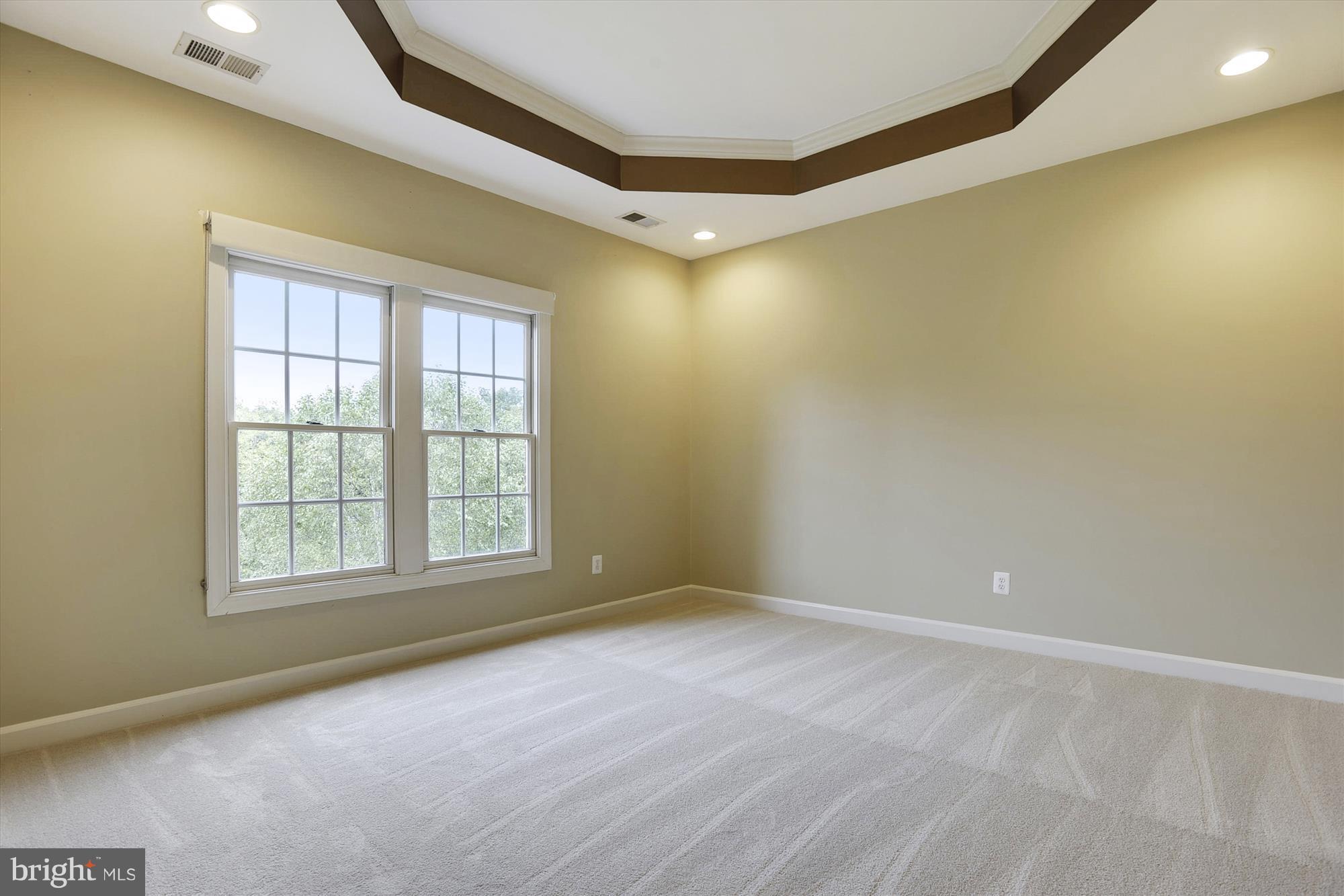 RIVER CREEK - Residential