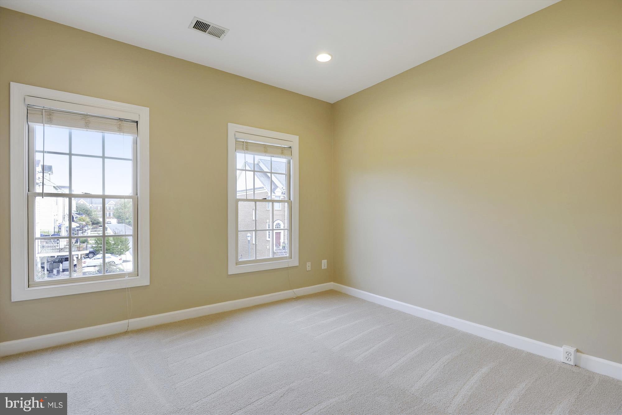 RIVER CREEK - Residential