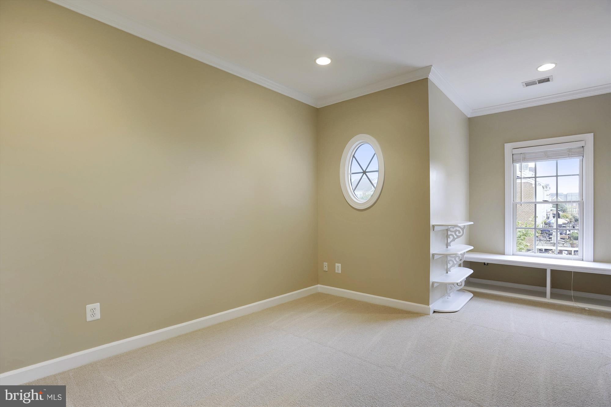 RIVER CREEK - Residential