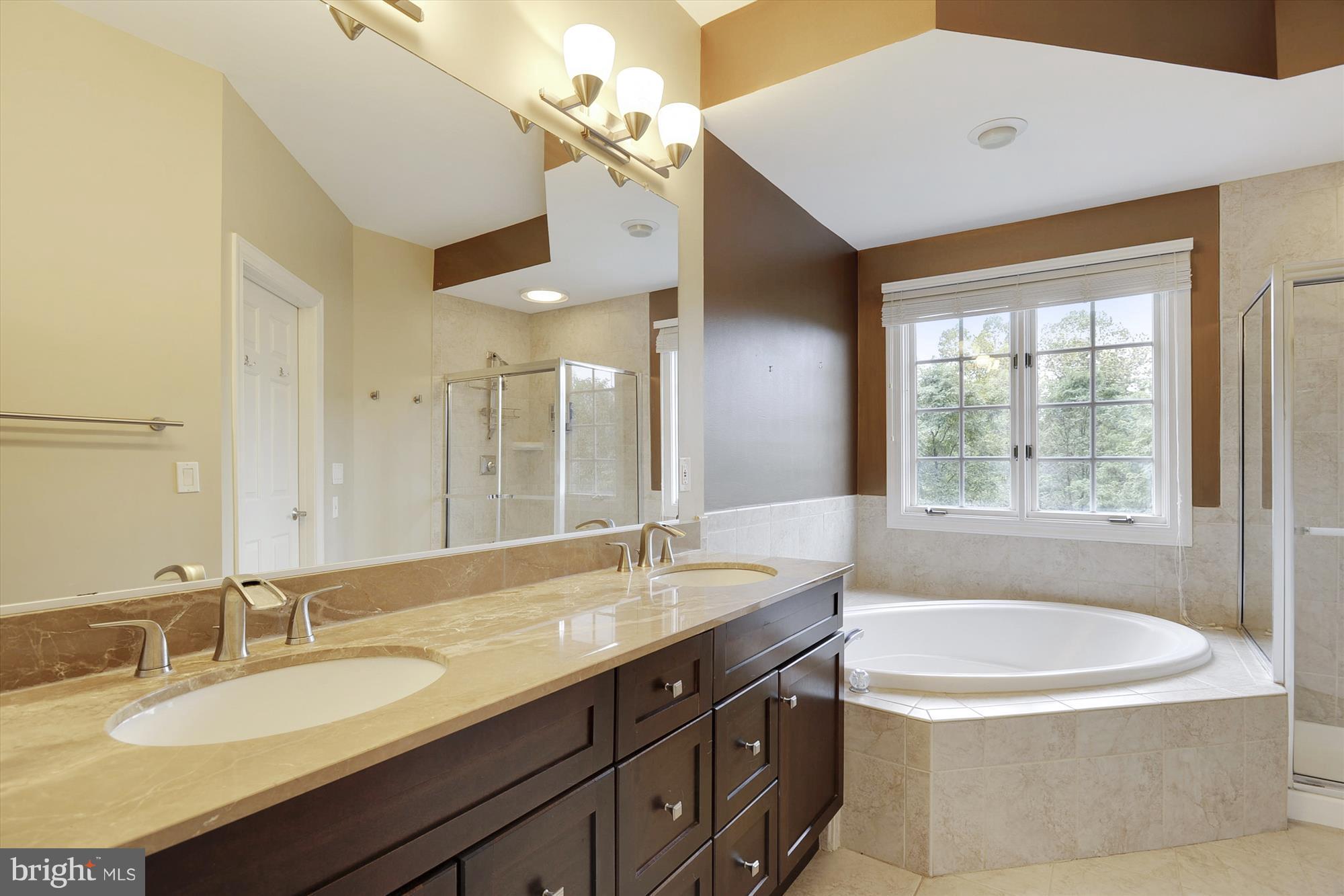 RIVER CREEK - Residential