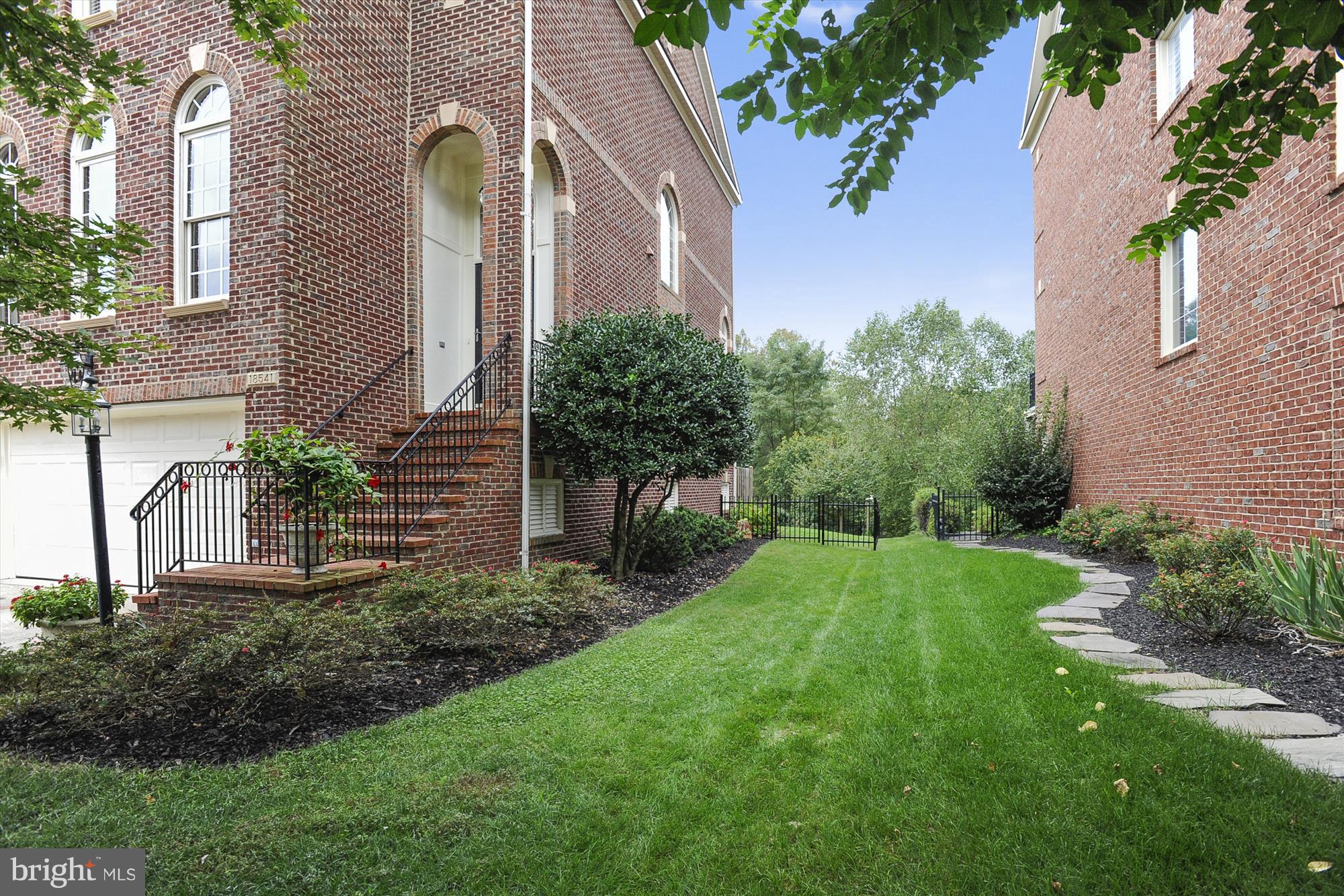 RIVER CREEK - Residential