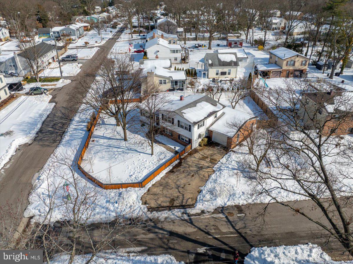 WEST MAGOTHY MANOR - Residential