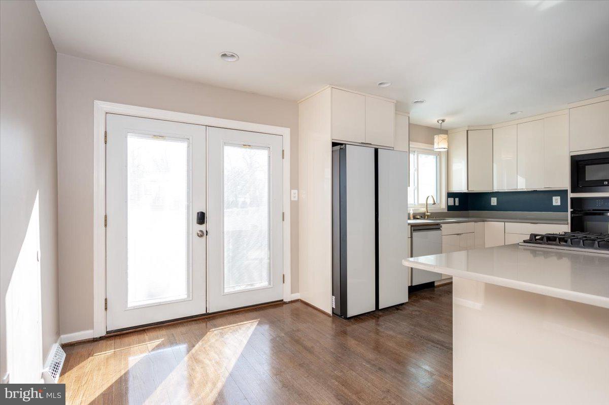 WEST MAGOTHY MANOR - Residential