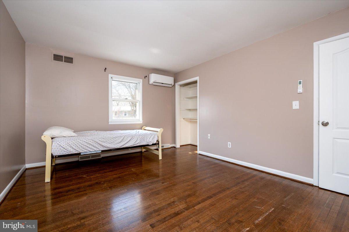 WEST MAGOTHY MANOR - Residential