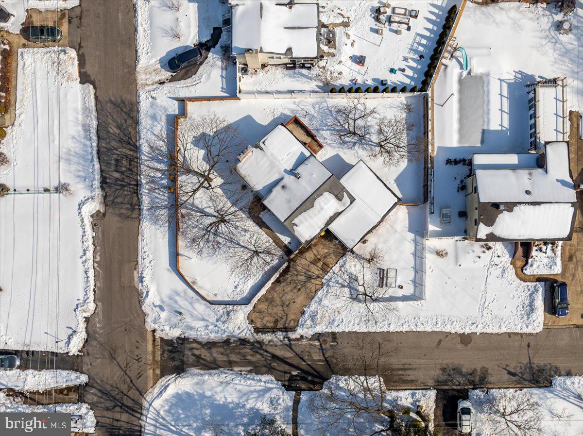 WEST MAGOTHY MANOR - Residential