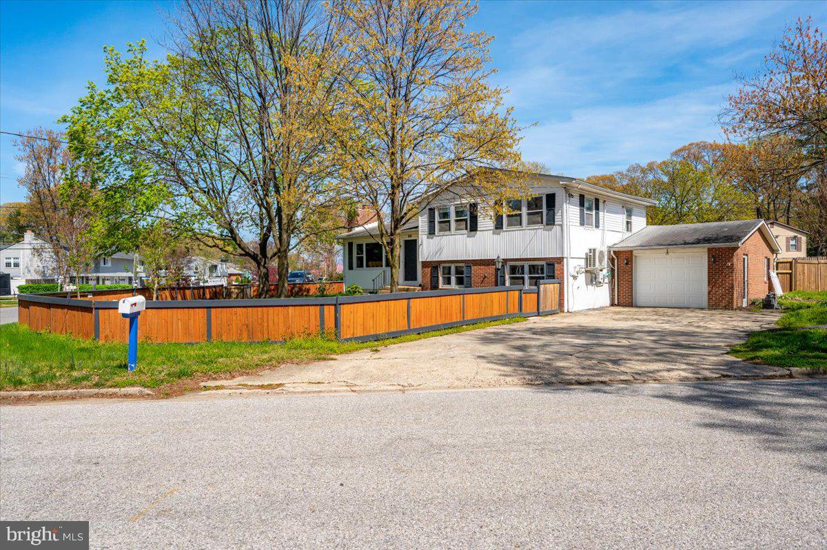 WEST MAGOTHY MANOR - Residential