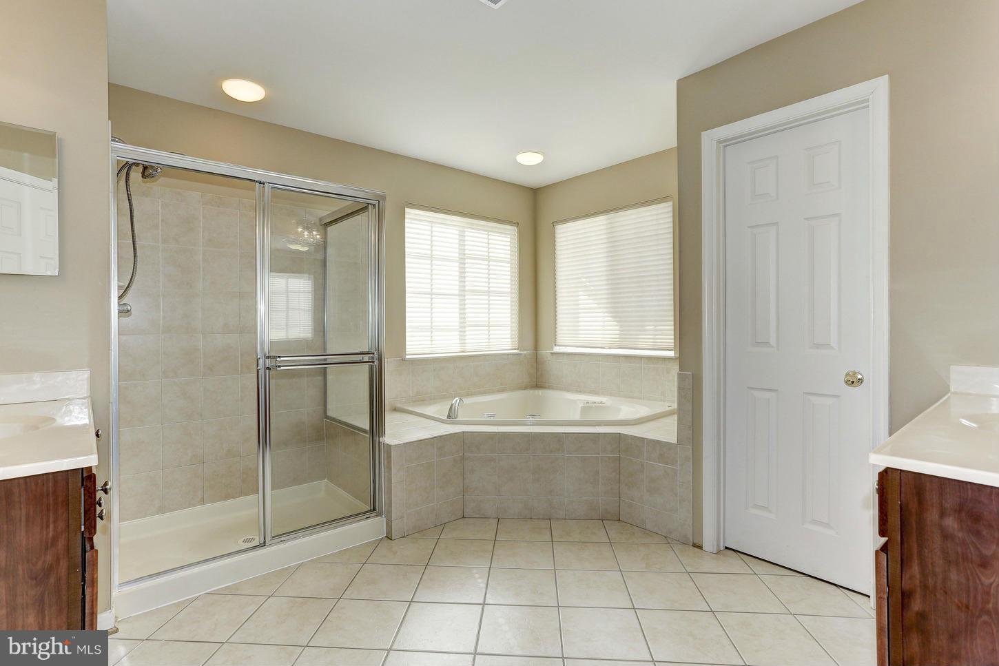 AUTUMN VIEW - Residential