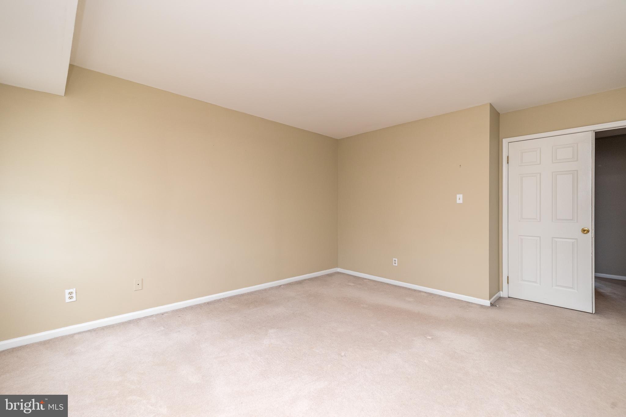 TWIN HILLS - Residential Lease