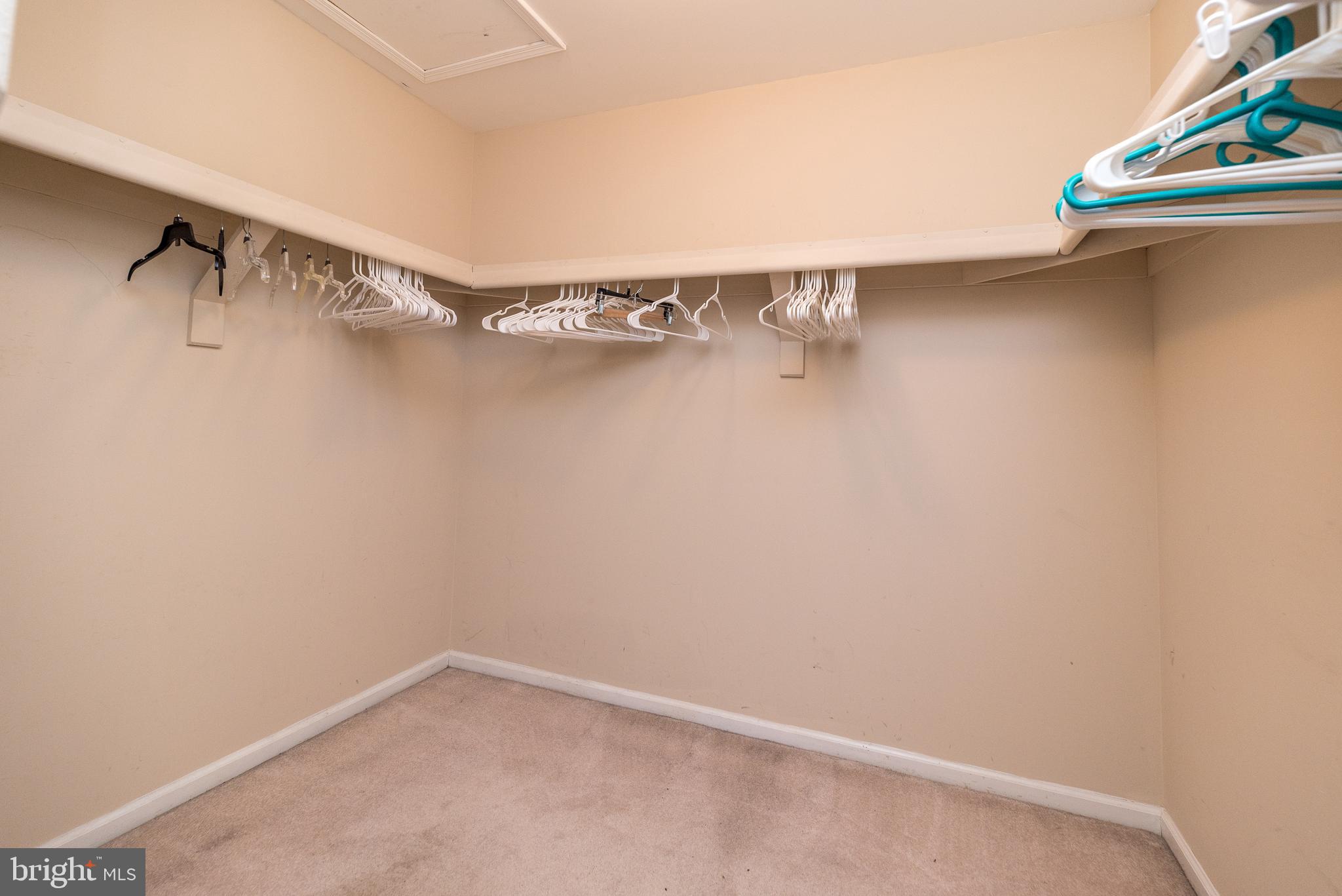 TWIN HILLS - Residential Lease