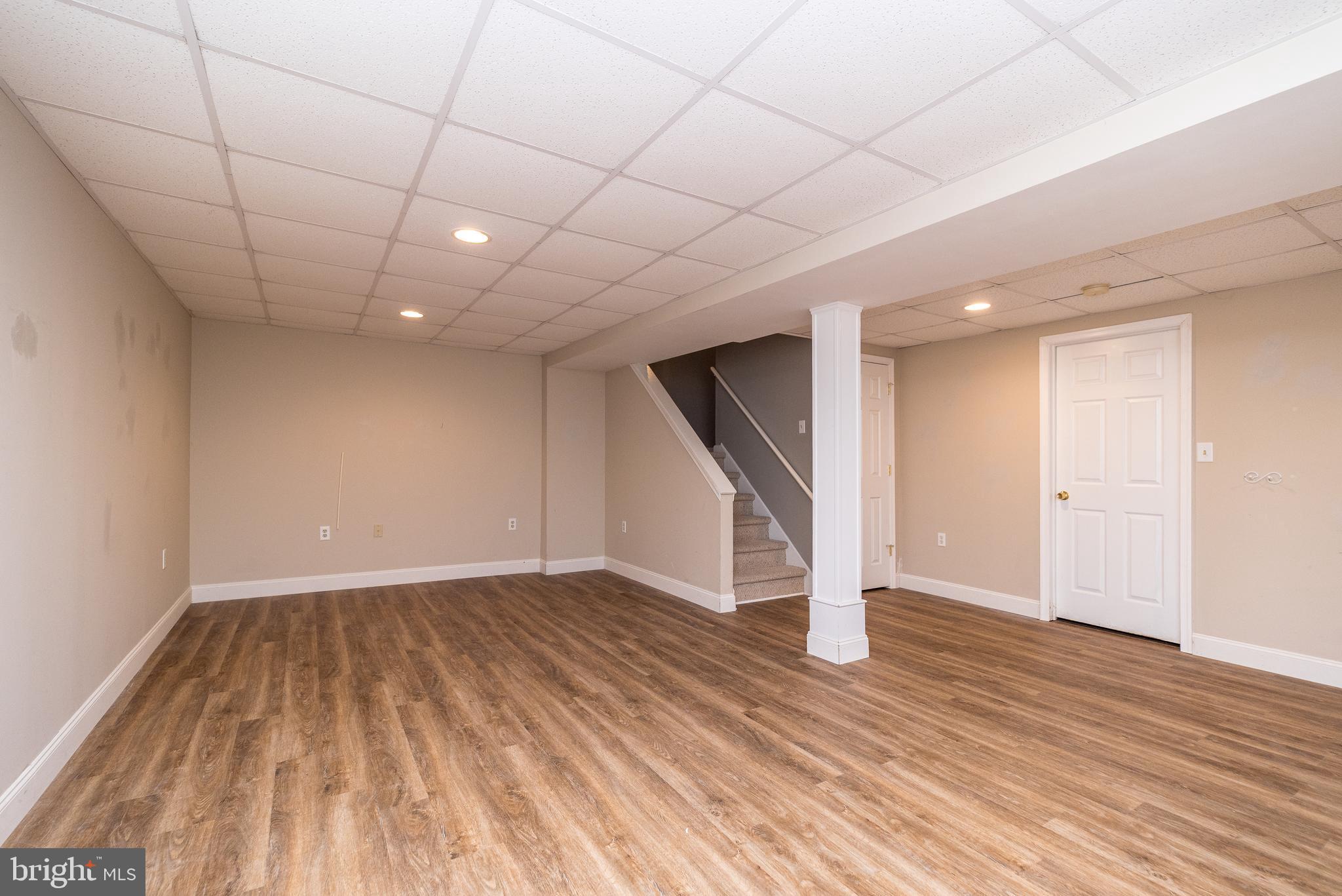 TWIN HILLS - Residential Lease