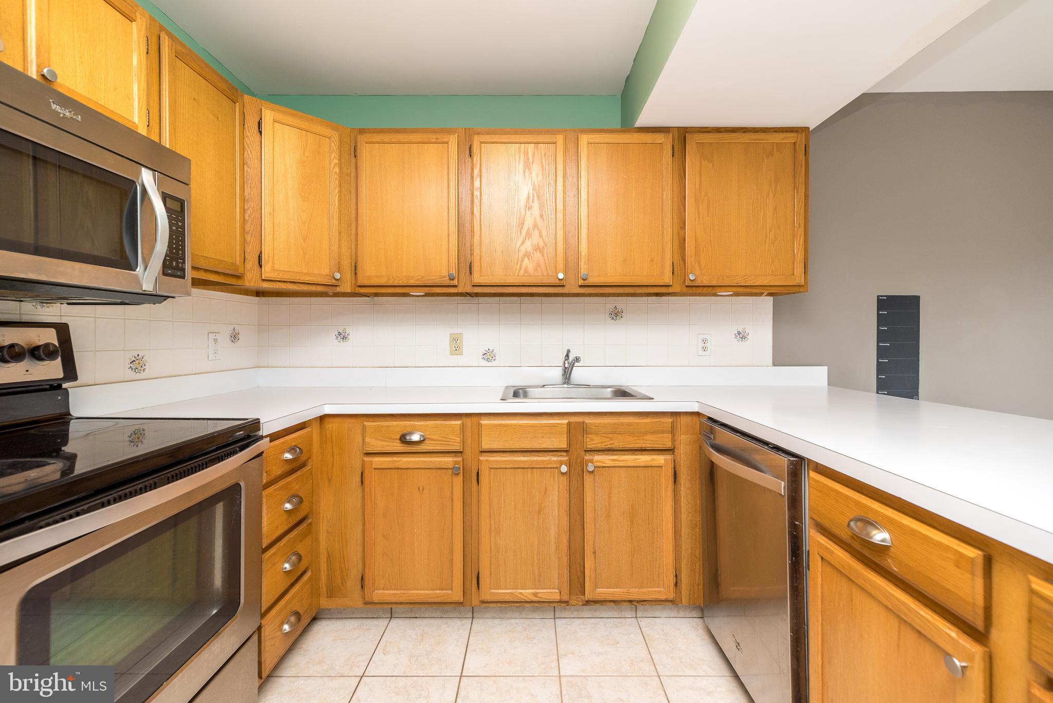 TWIN HILLS - Residential Lease