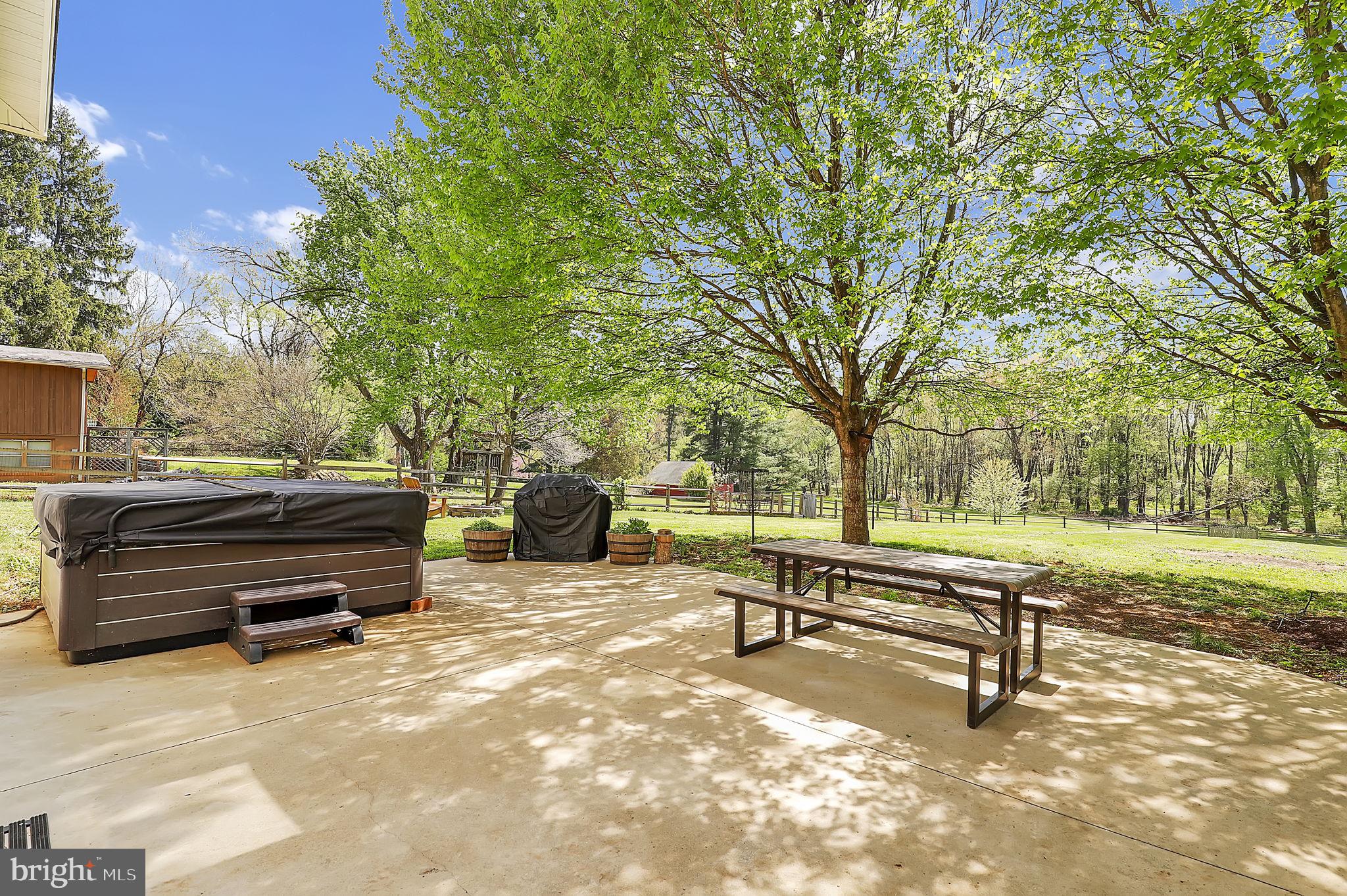 BEAU MONDE ESTATES - Residential