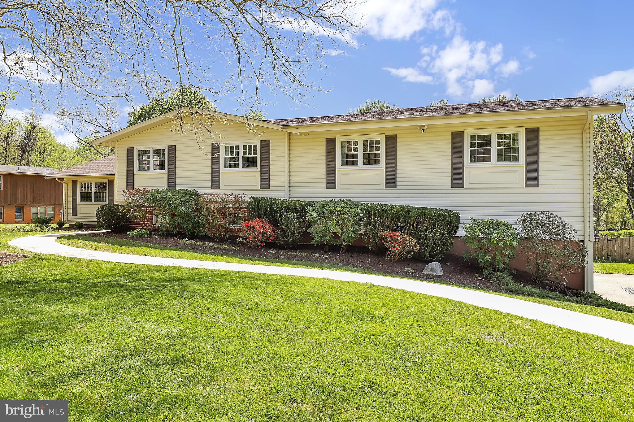 BEAU MONDE ESTATES - Residential