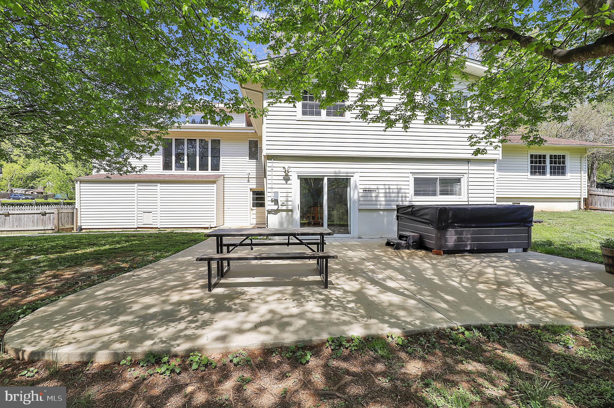 BEAU MONDE ESTATES - Residential