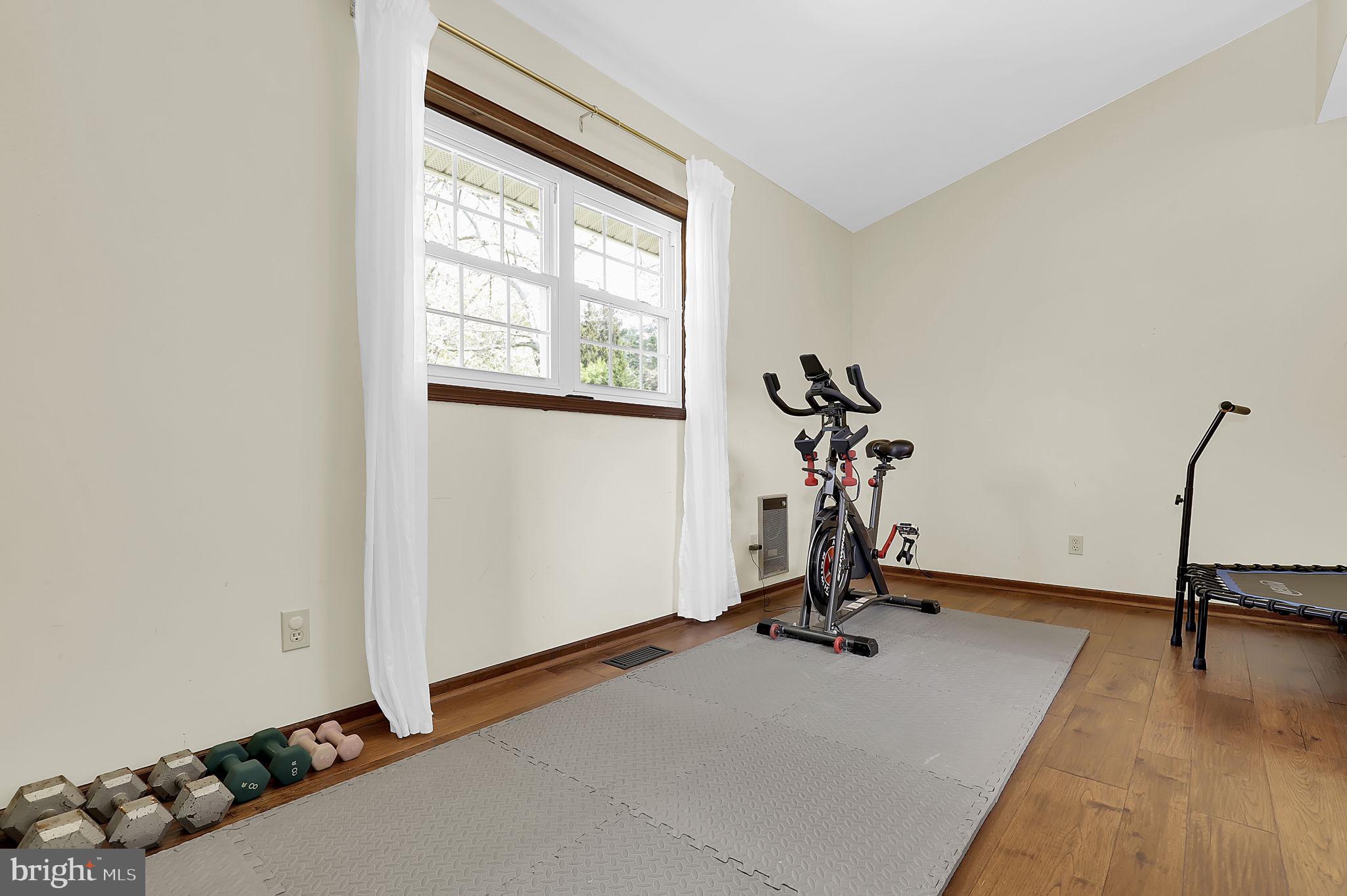 BEAU MONDE ESTATES - Residential