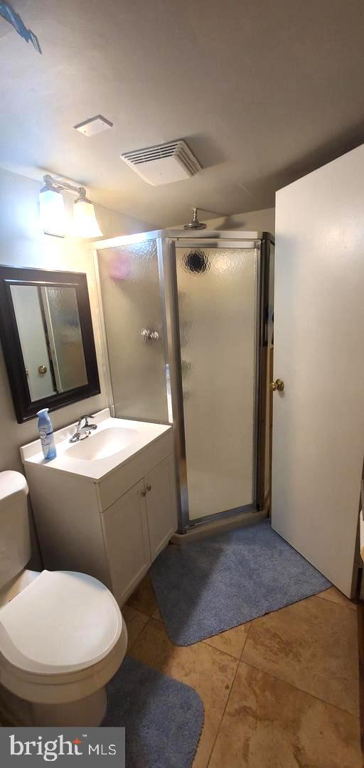 GLENVALE CONDO - Residential Lease