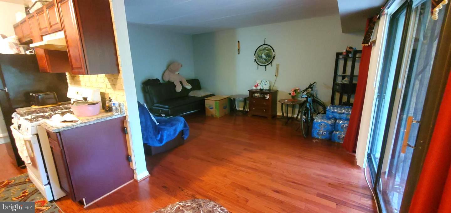 GLENVALE CONDO - Residential Lease