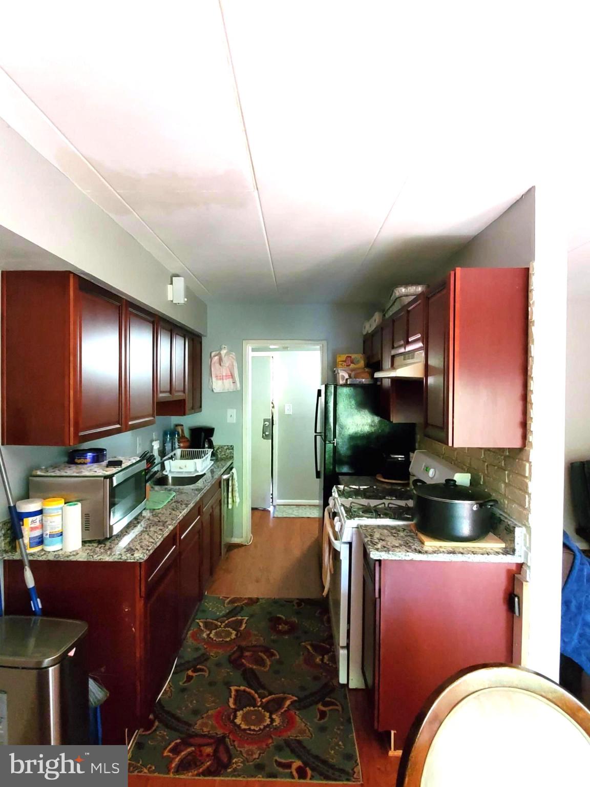 GLENVALE CONDO - Residential Lease