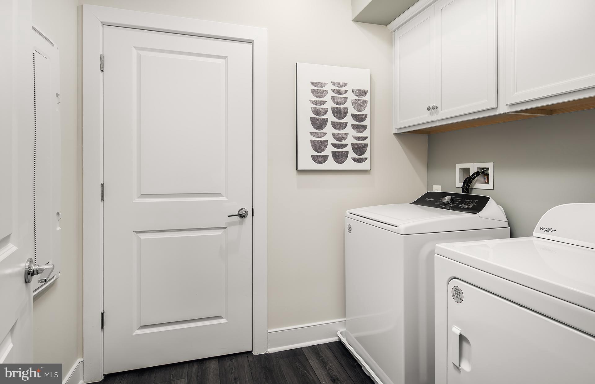 THE FLATS AT TYSONS - Residential