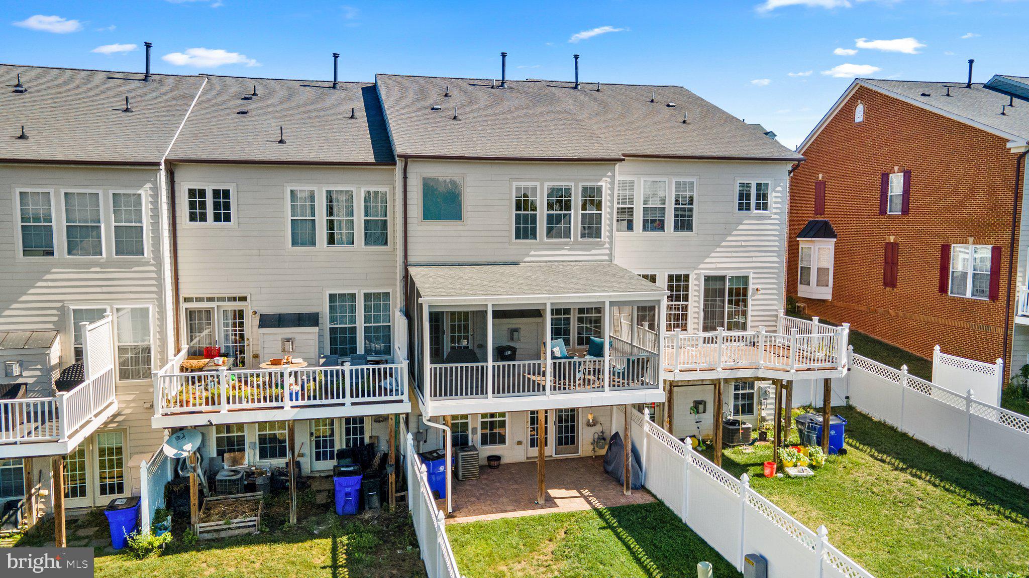 VILLAGES OF URBANA - Residential Lease