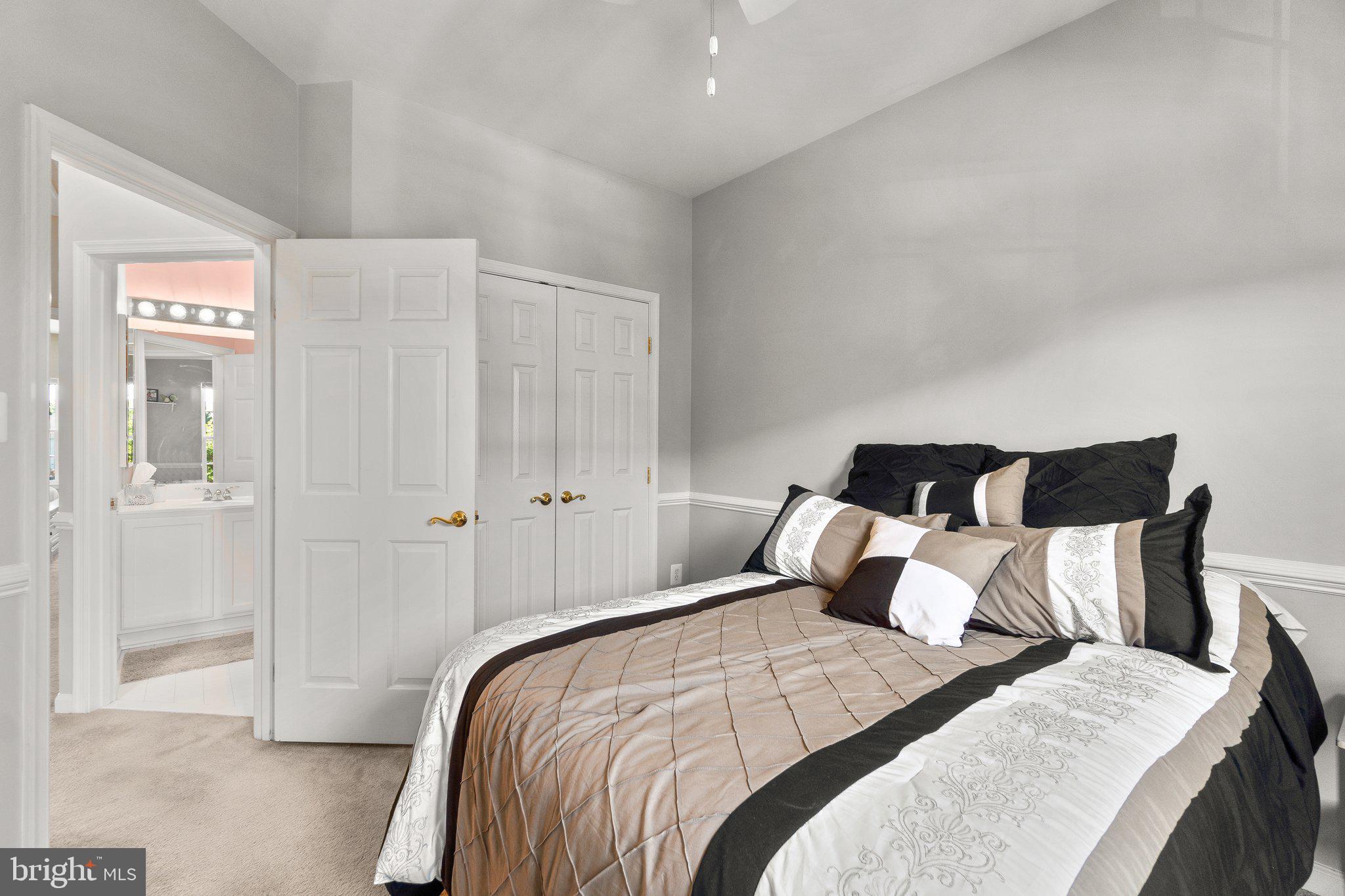 VILLAGES OF URBANA - Residential Lease