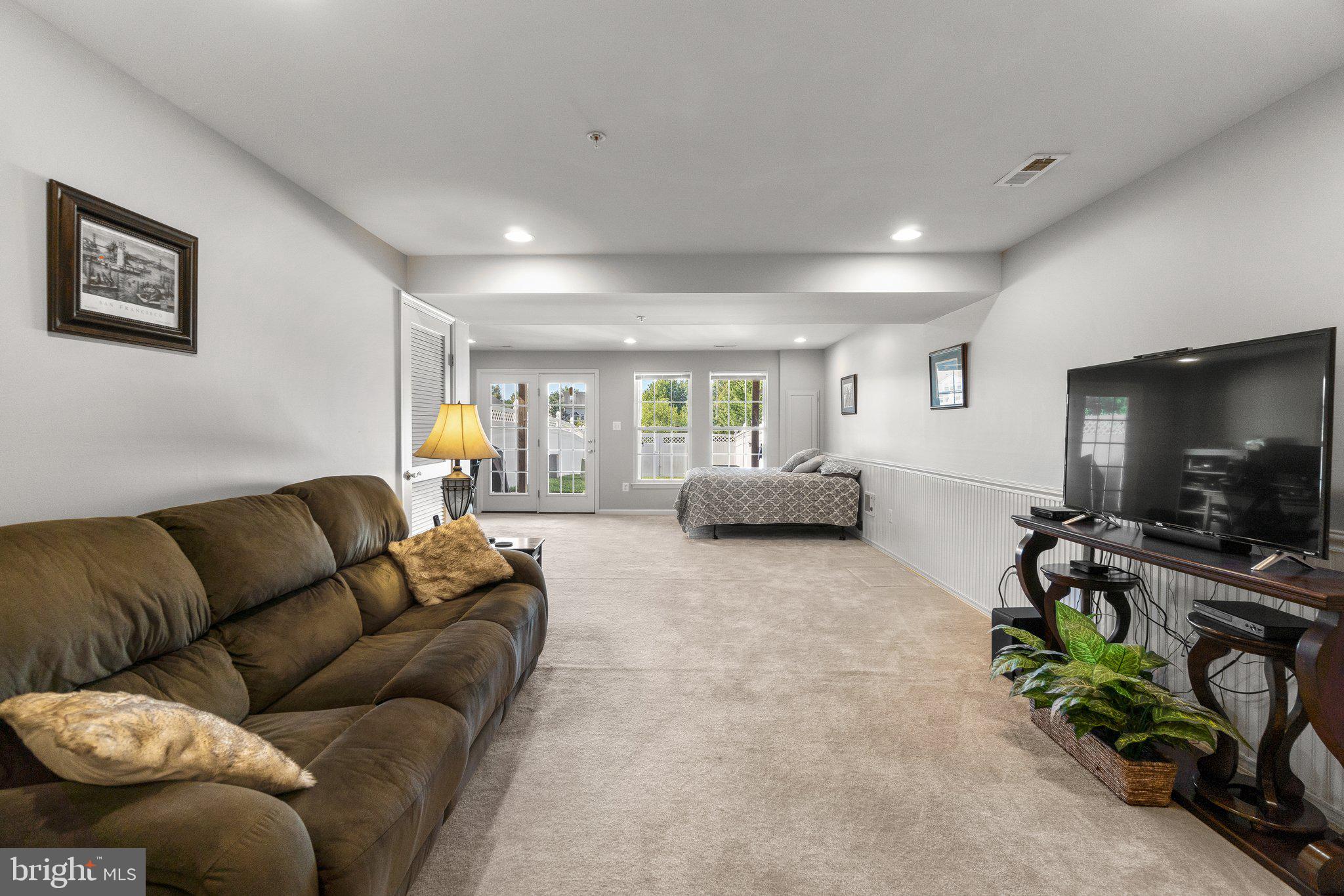 VILLAGES OF URBANA - Residential Lease