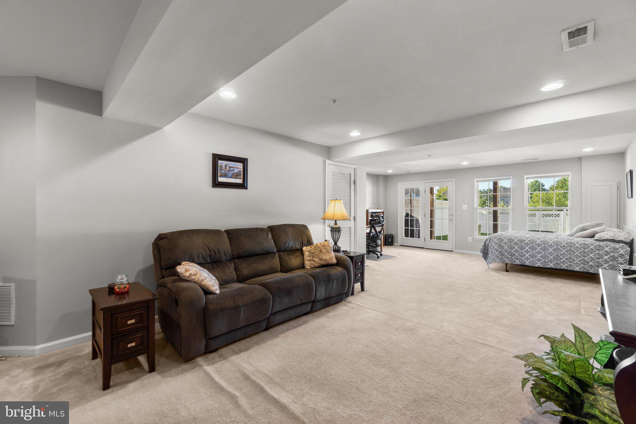 VILLAGES OF URBANA - Residential Lease