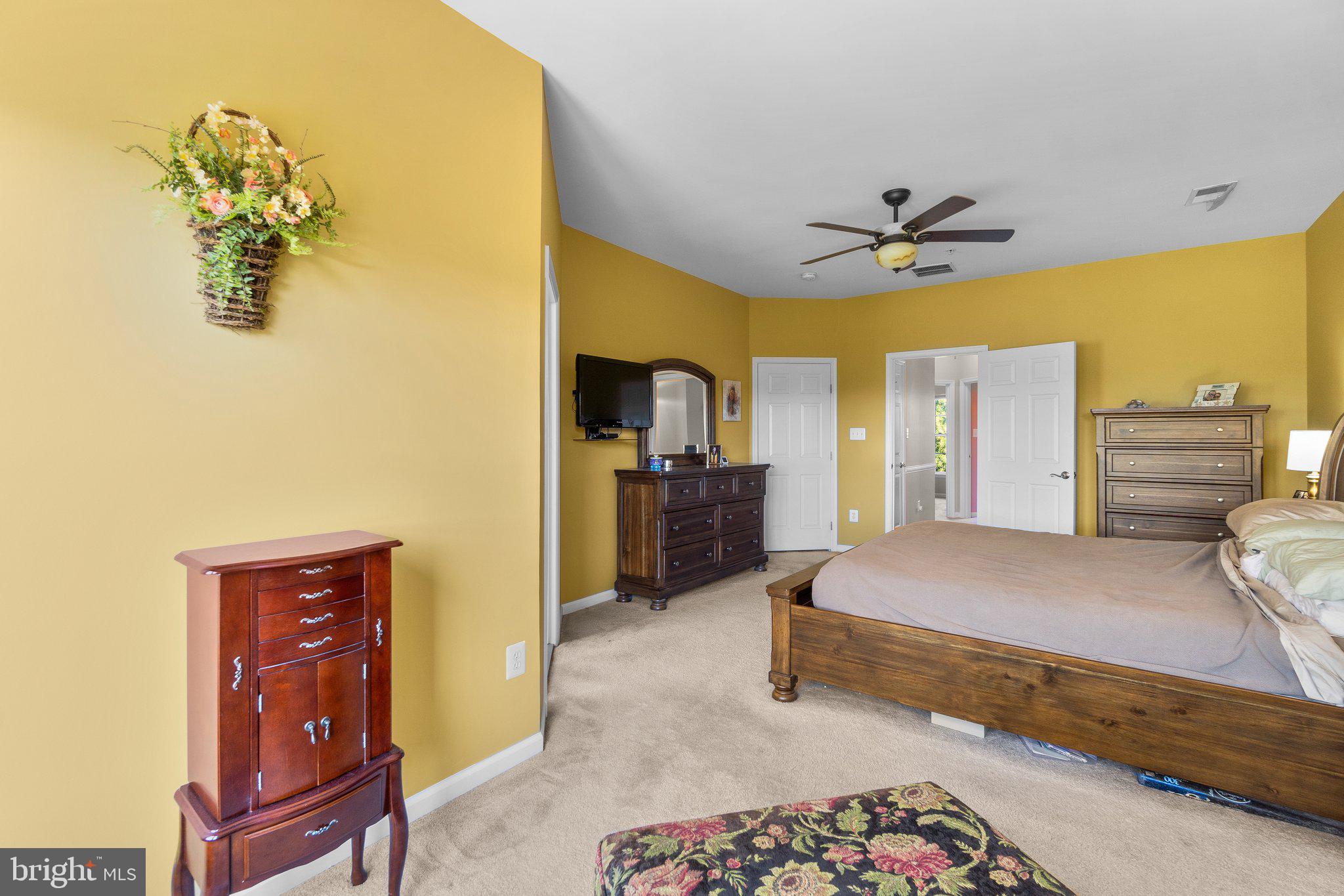 VILLAGES OF URBANA - Residential Lease