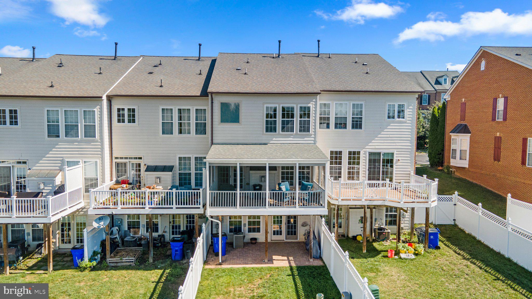 VILLAGES OF URBANA - Residential Lease