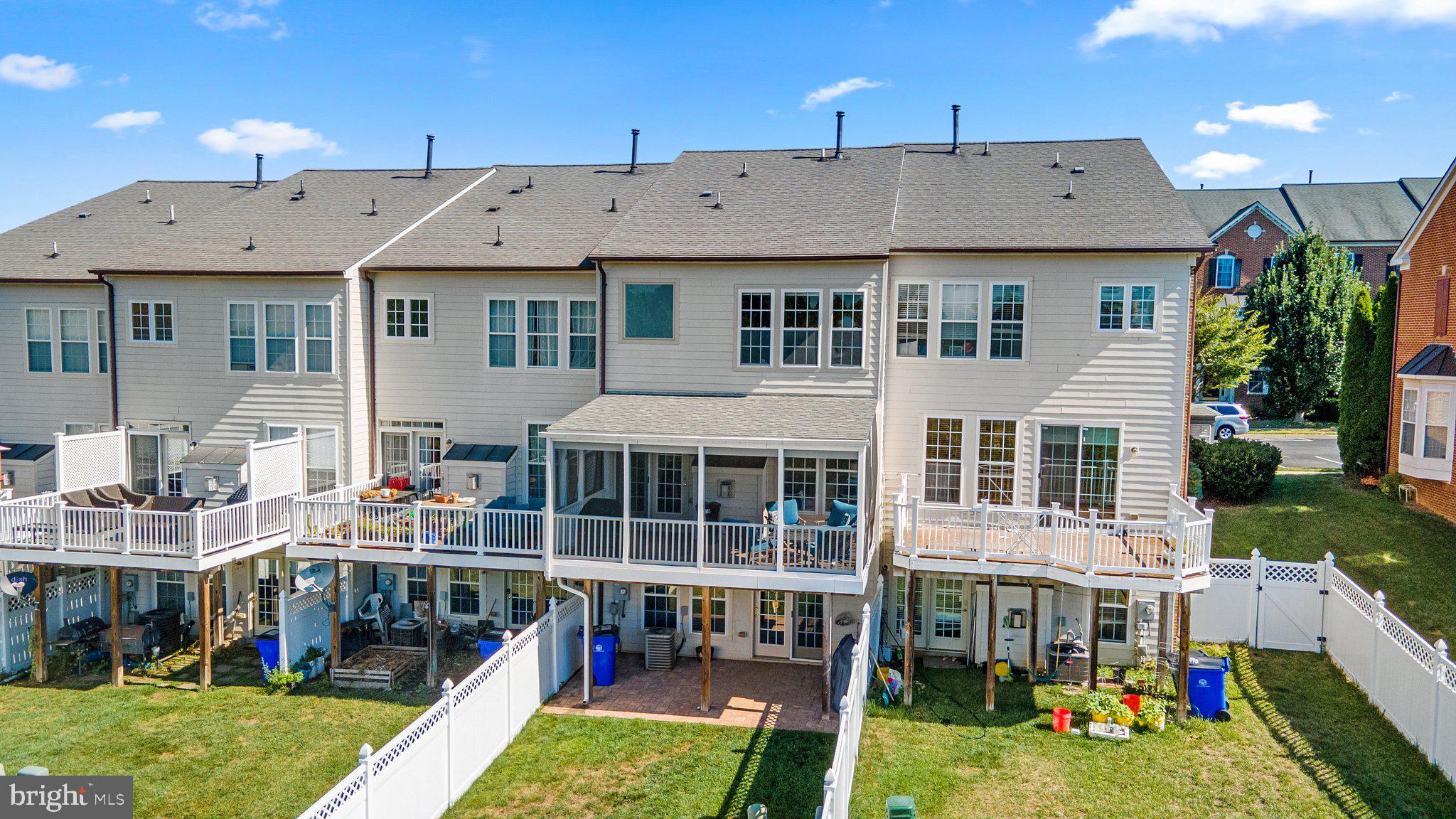 VILLAGES OF URBANA - Residential Lease