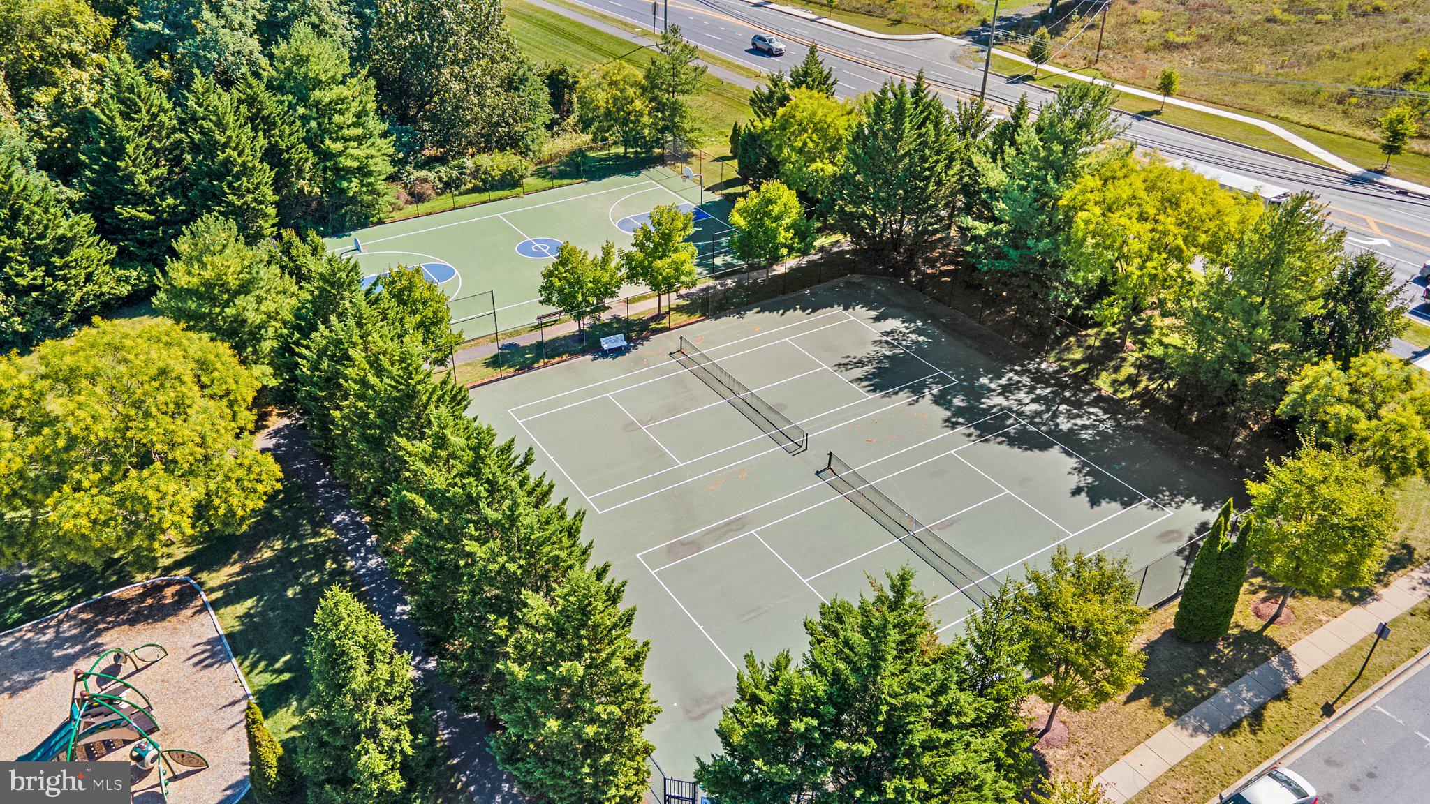 VILLAGES OF URBANA - Residential Lease