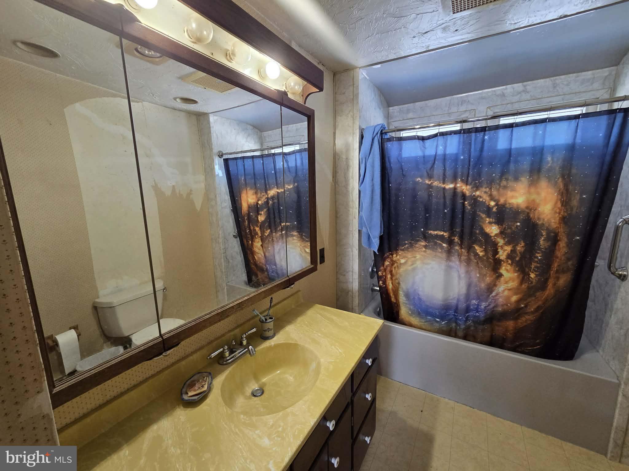 EAST MANCHESTER - Residential