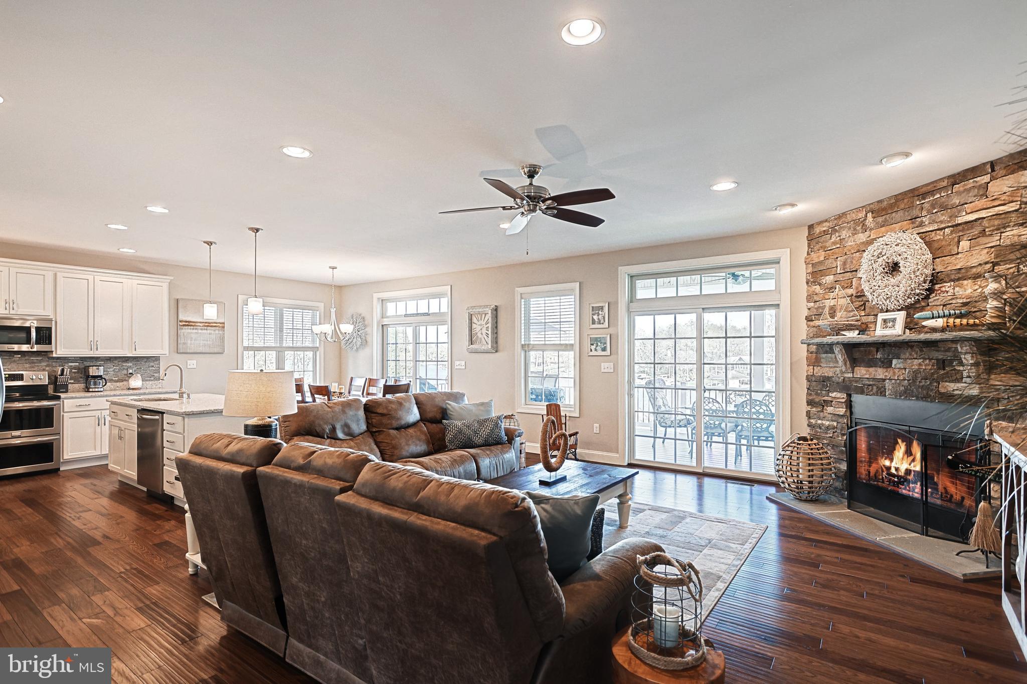 LAKE MEADE - Residential