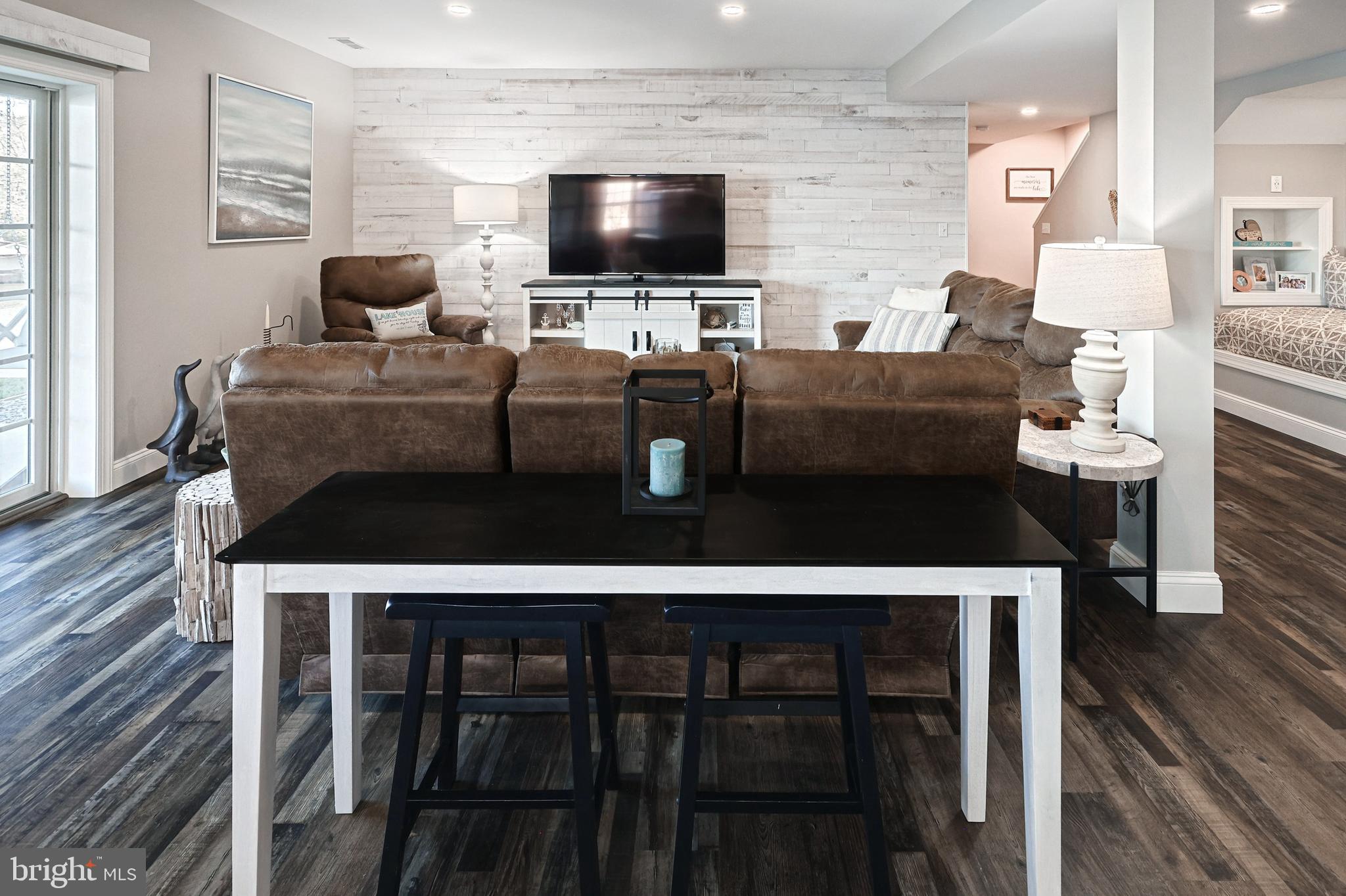 LAKE MEADE - Residential