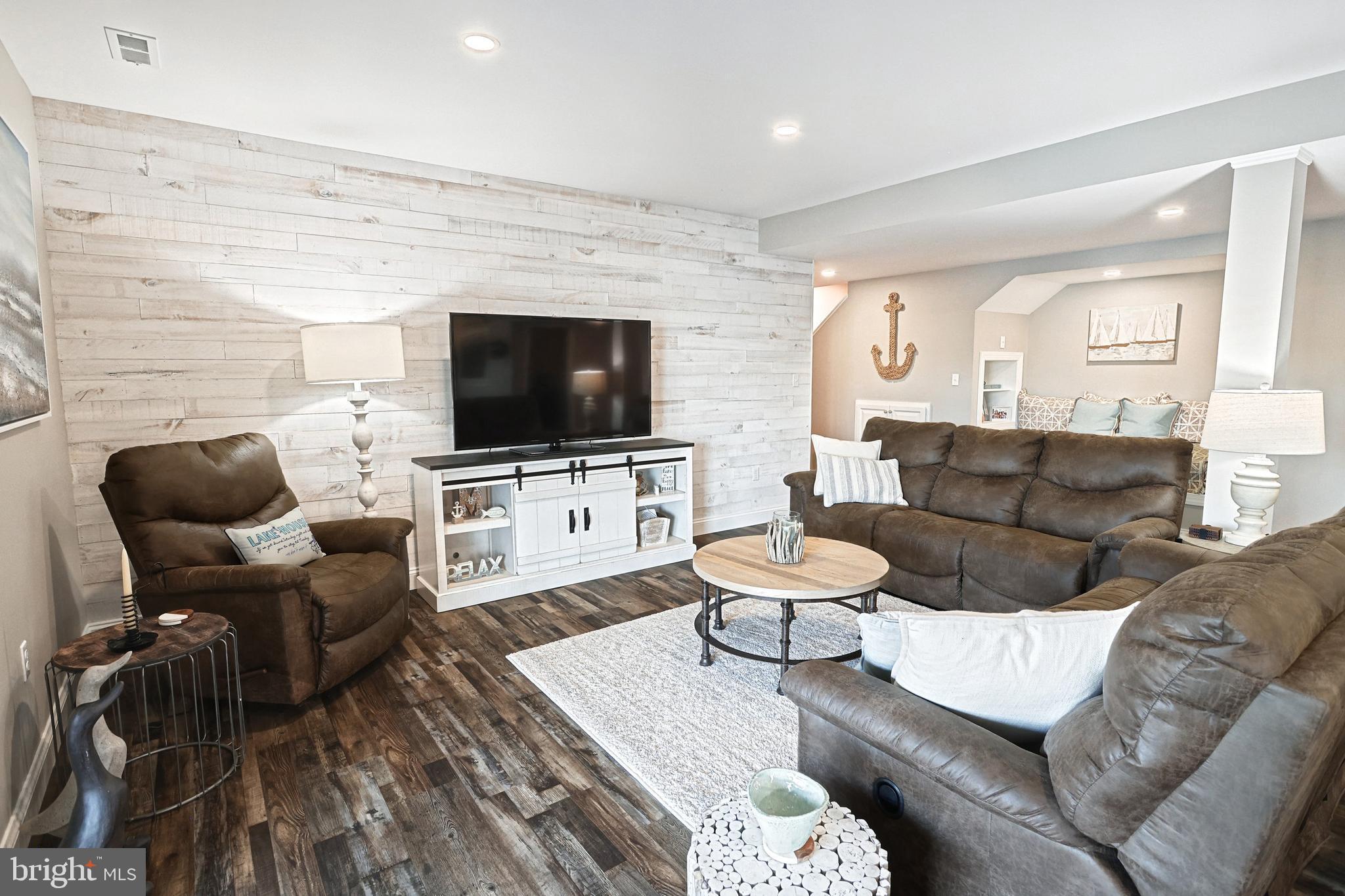 LAKE MEADE - Residential