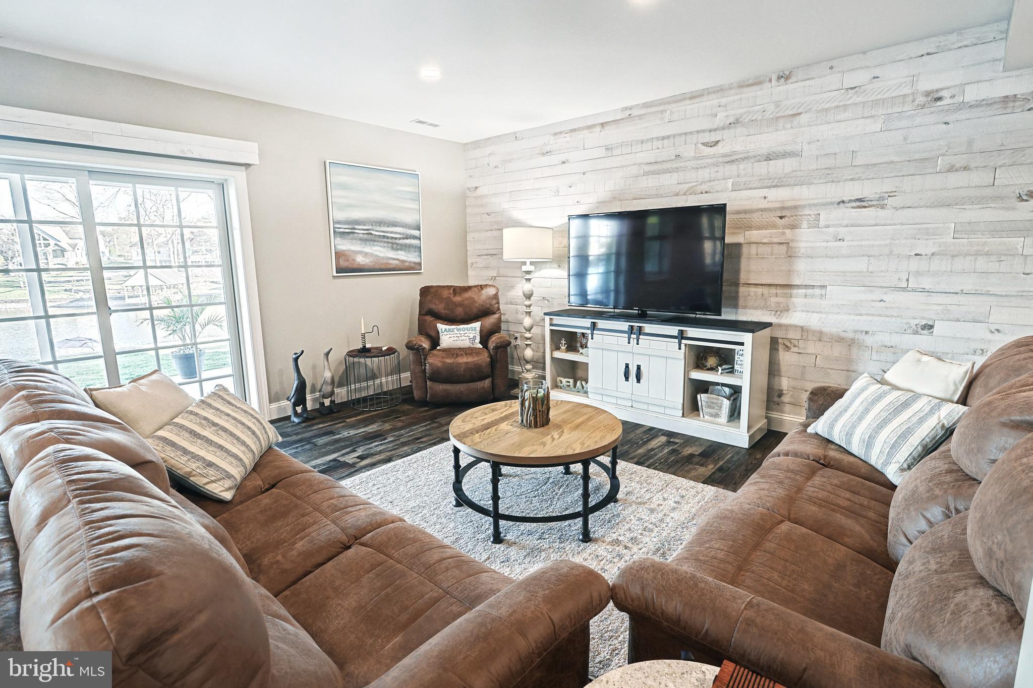 LAKE MEADE - Residential