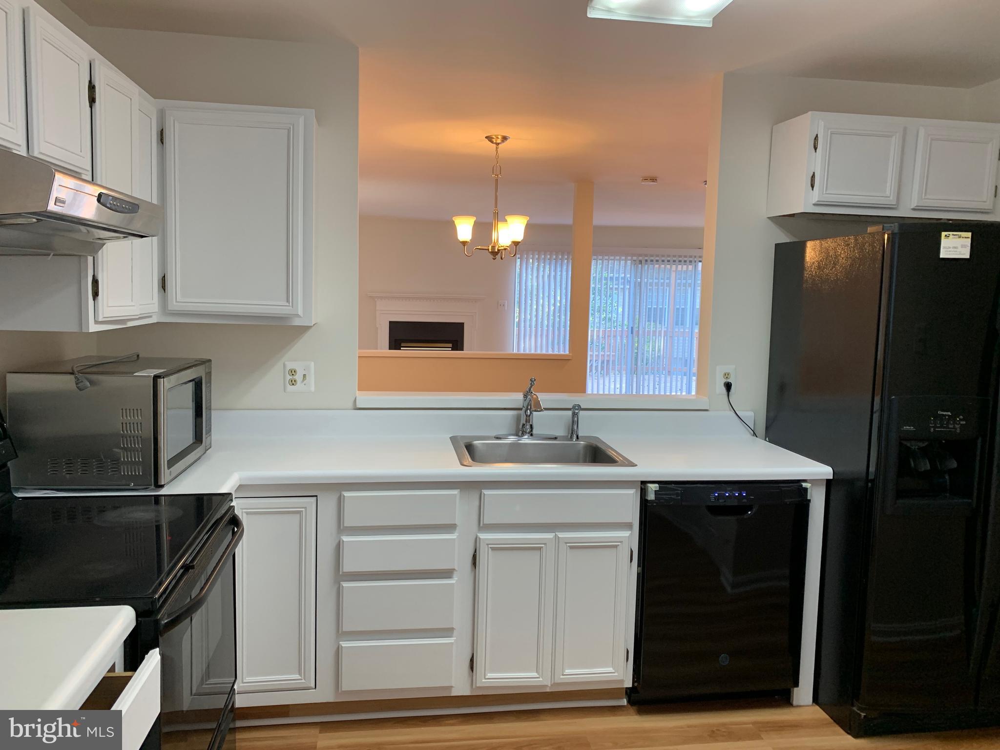 CENTREVILLE GREEN - Residential Lease