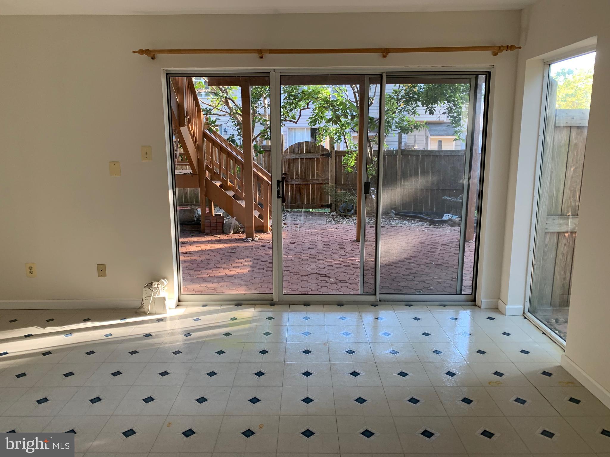 CENTREVILLE GREEN - Residential Lease