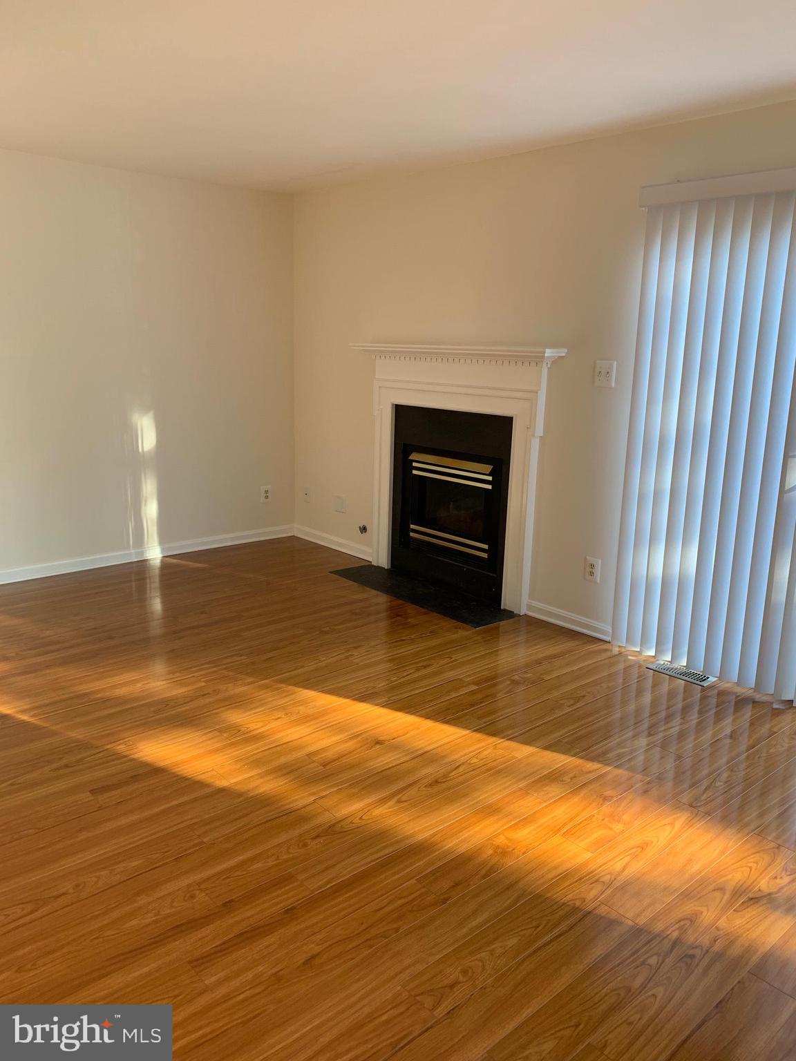 CENTREVILLE GREEN - Residential Lease