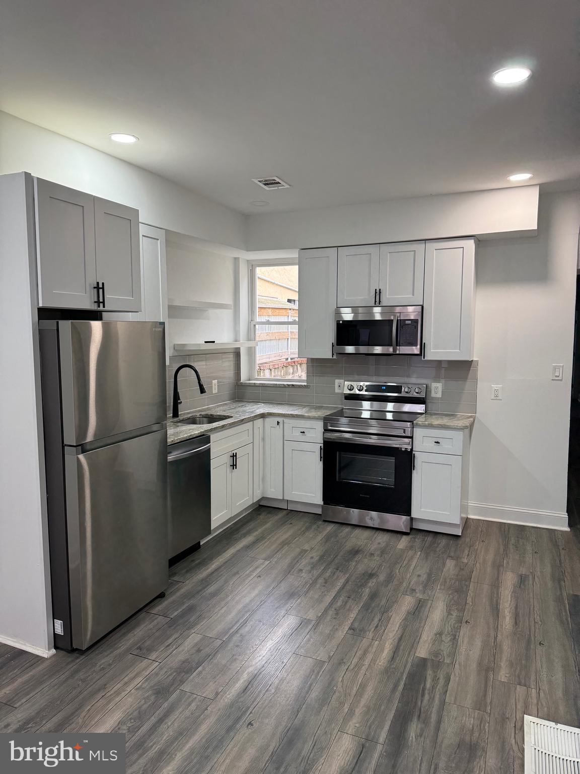 KENSINGTON - Residential